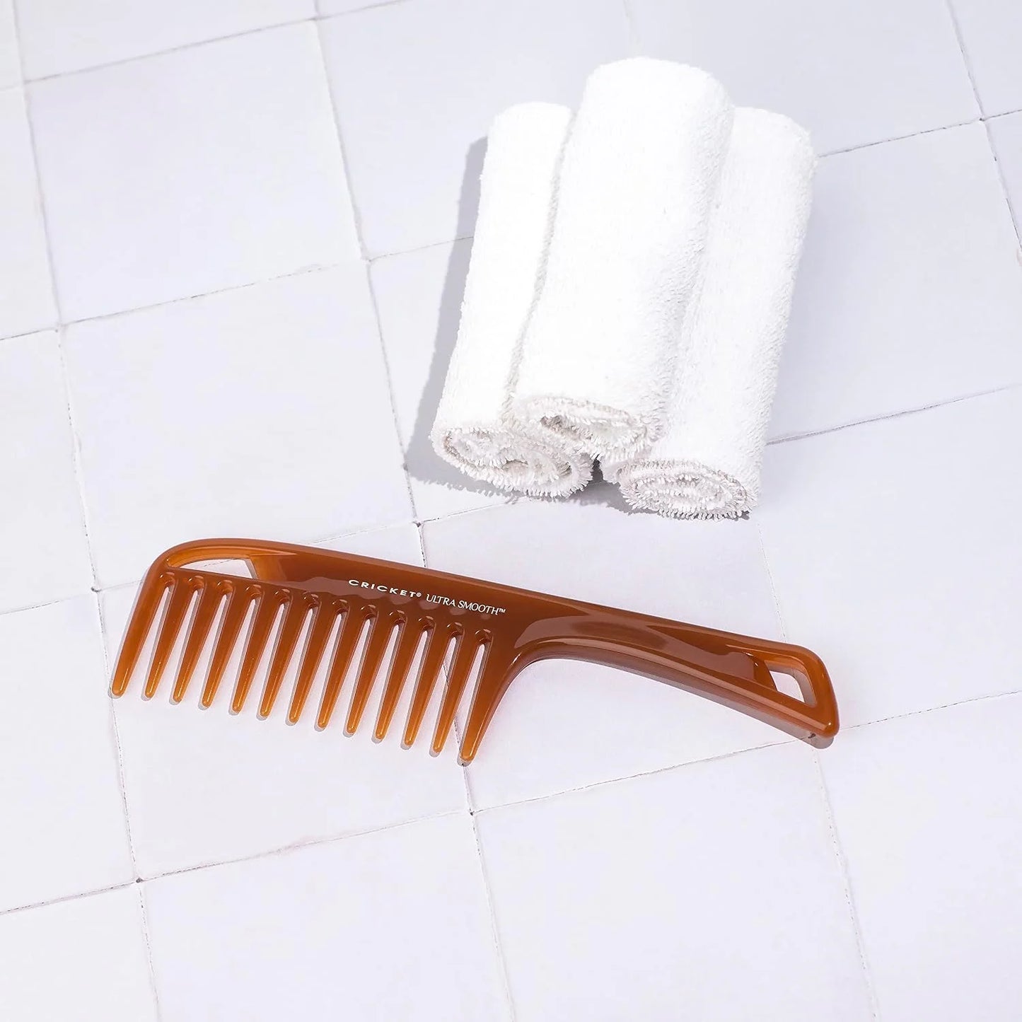 Cricket Ultra Smooth Coconut Conditioning Comb – Infused with Coconut Oil & Keratin for Frizz-Free Shine and Hydration, Ideal for Mid-Length, Thick, and Textured Hair