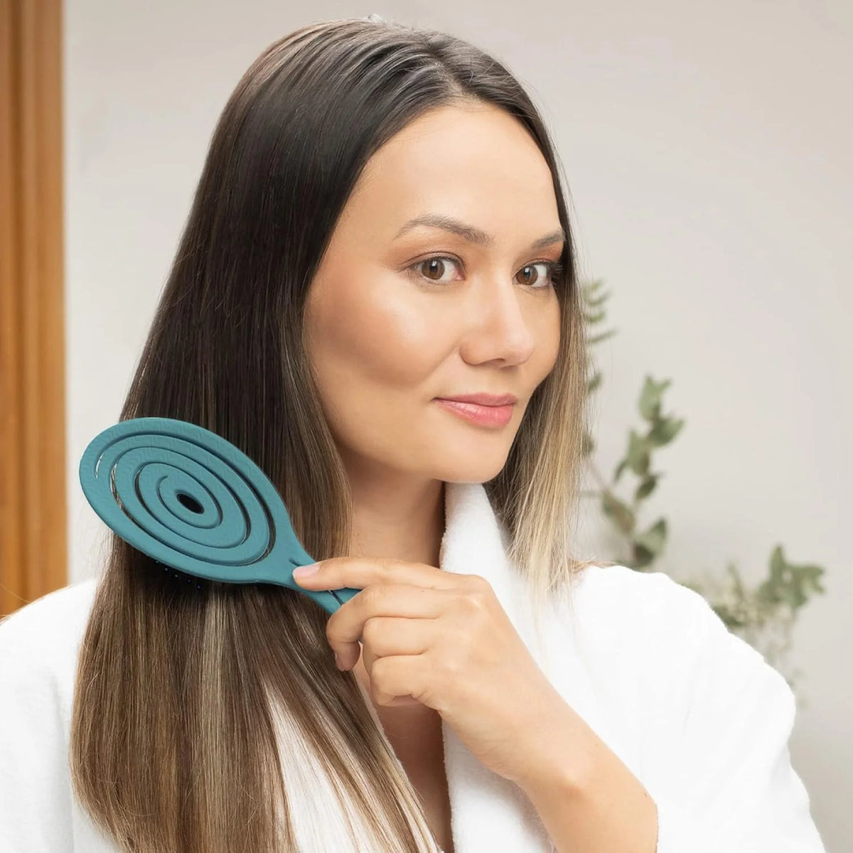 Ninabella Detangler Brush - No Tangle Hair Brush for Women, Fine, Thick and Long Hair - Hairbrush for Wet and Dry Hair, Gentle on the Scalp - Elegant Black