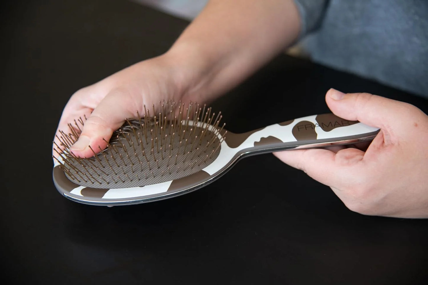 FRAMAR Wet Hair Brush Detangler, Detangling Hairbrush For Women – Giraffe