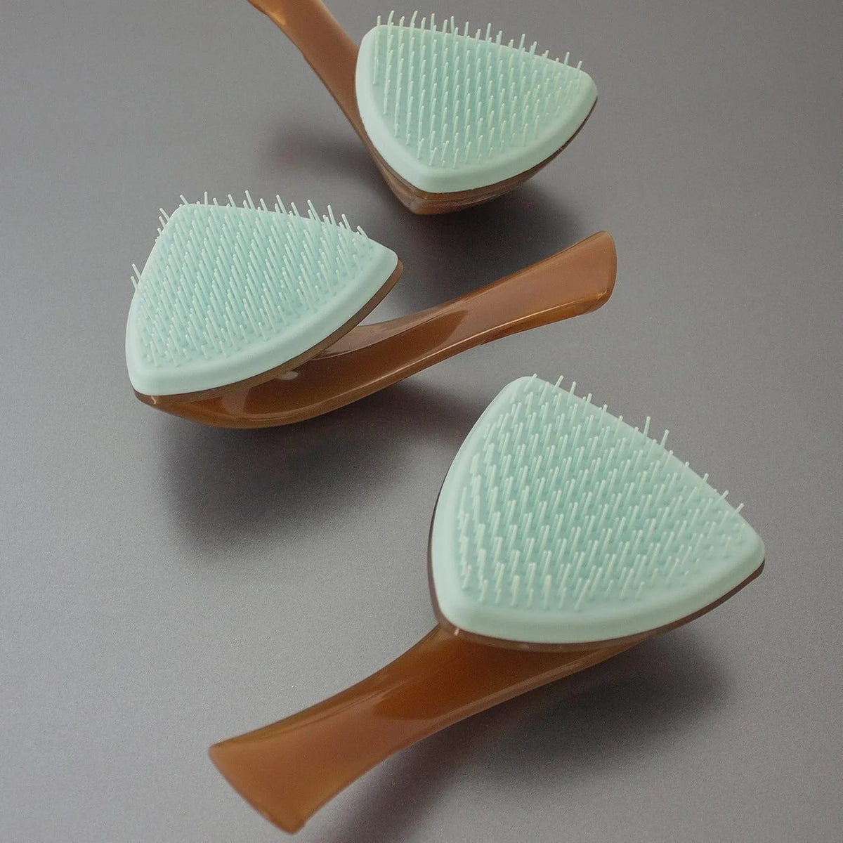 Cricket Ultra Smooth Coconut Conditioning Comb – Infused with Coconut Oil & Keratin for Frizz-Free Shine and Hydration, Ideal for Mid-Length, Thick, and Textured Hair
