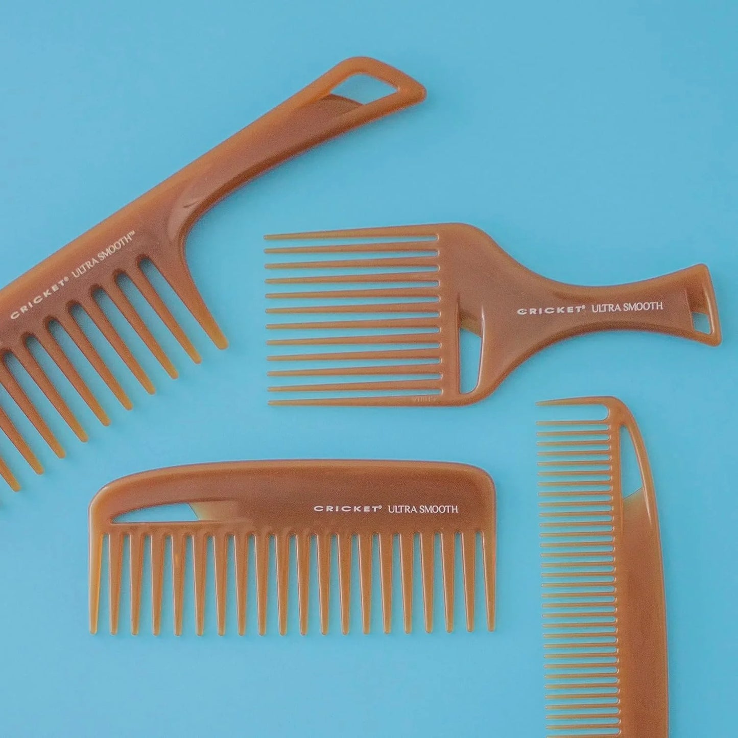 Cricket Ultra Smooth Coconut Conditioning Comb – Infused with Coconut Oil & Keratin for Frizz-Free Shine and Hydration, Ideal for Mid-Length, Thick, and Textured Hair
