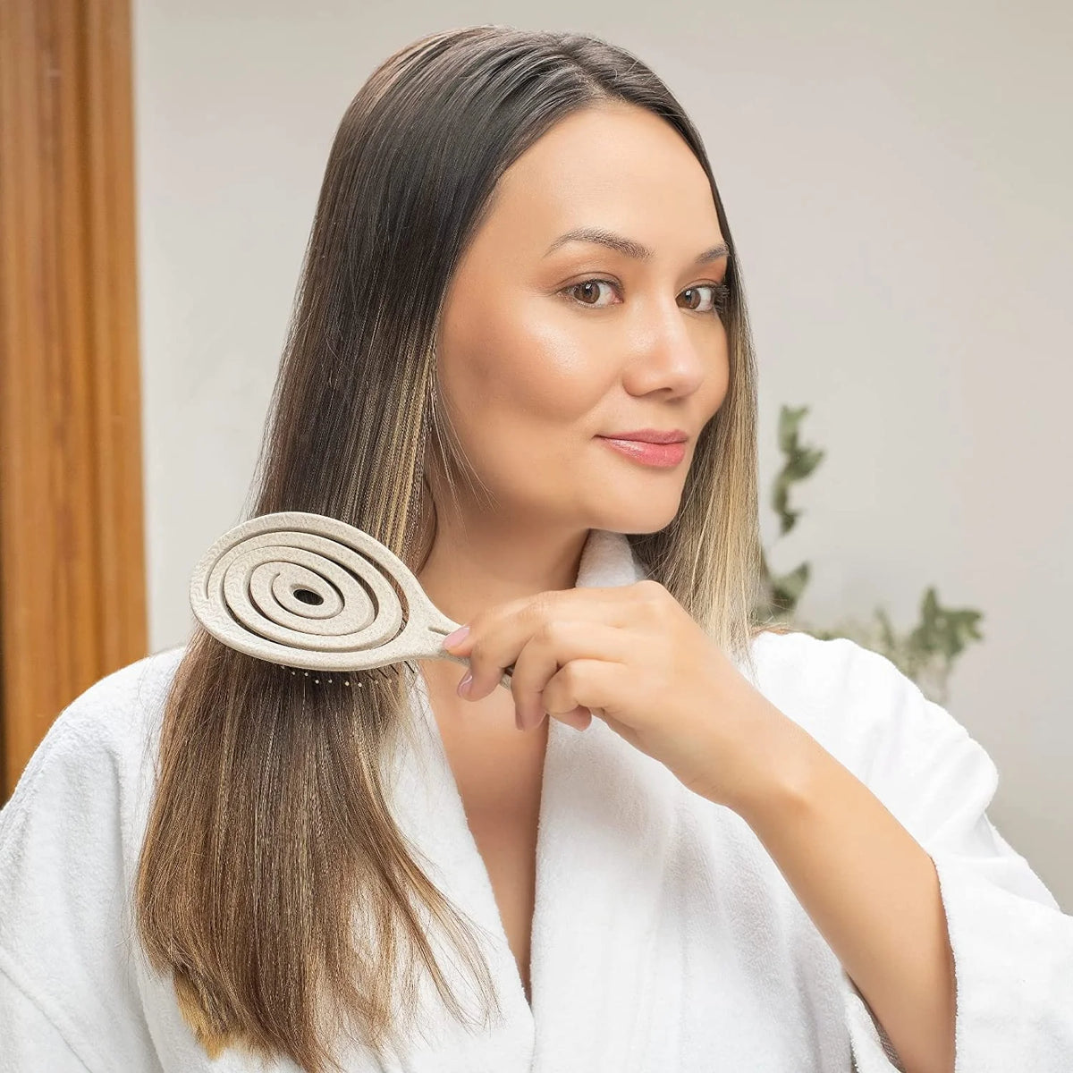 Ninabella Detangler Brush - No Tangle Hair Brush for Women, Fine, Thick and Long Hair - Hairbrush for Wet and Dry Hair, Gentle on the Scalp - Elegant Black