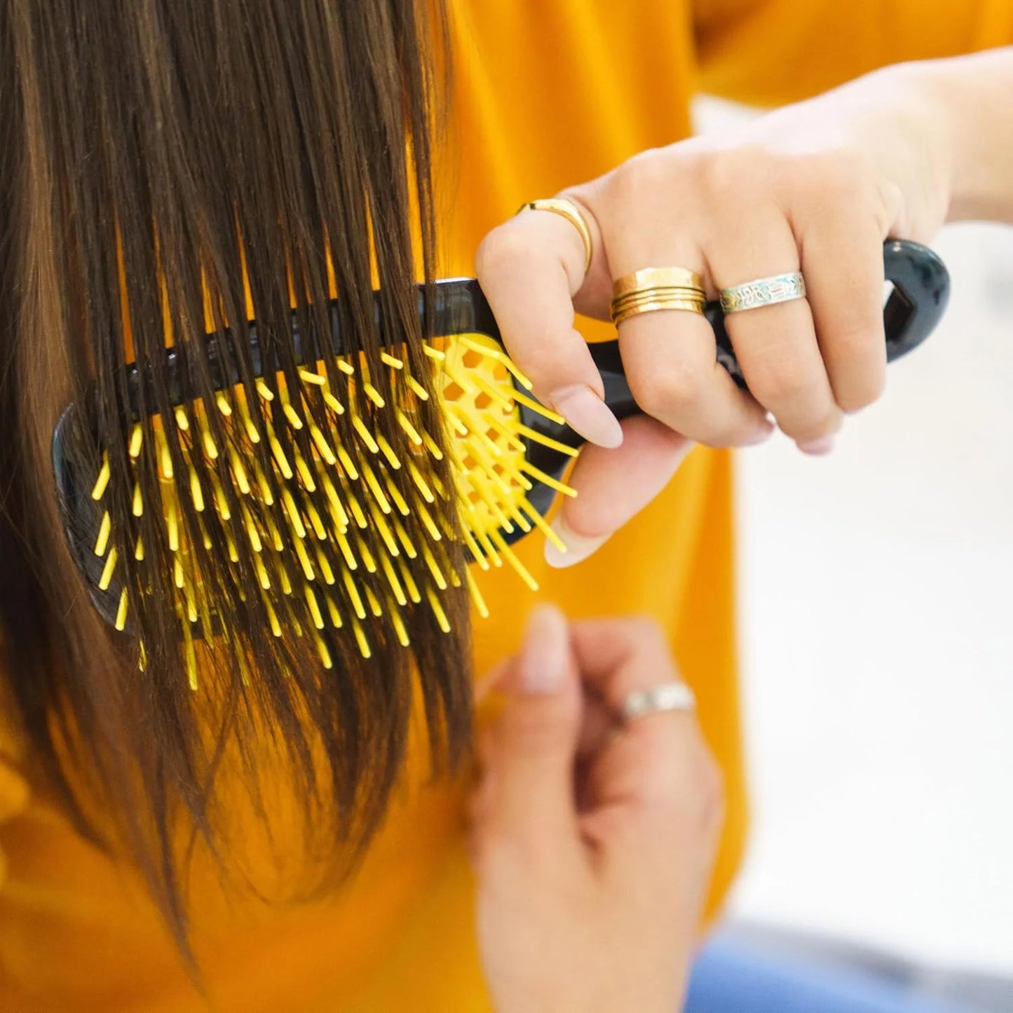 FHI Heat UNbrush Detangling Brush for Pain-Free Brushing on All Wet or Dry Hair Types — Durable DuoFlex Anti-Static Bristles, Lightweight Handle, Vented Hair Brush